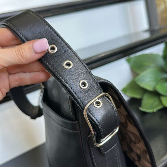 Coach genuine Leather Legacy Studio Flap Bag
Crossbody Shoulder Bag 9335 new - Picture 10 of 14